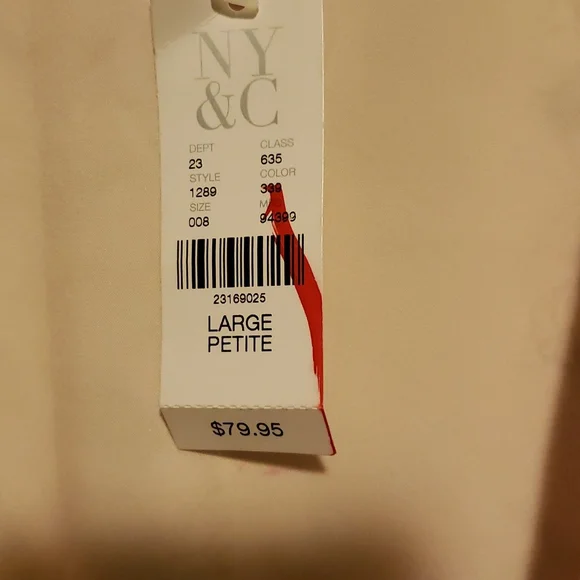 Nwt. Stunning, gorgeous dress. High low. Ruffles. Very feminine. Elastic waist - Picture 5 of 16